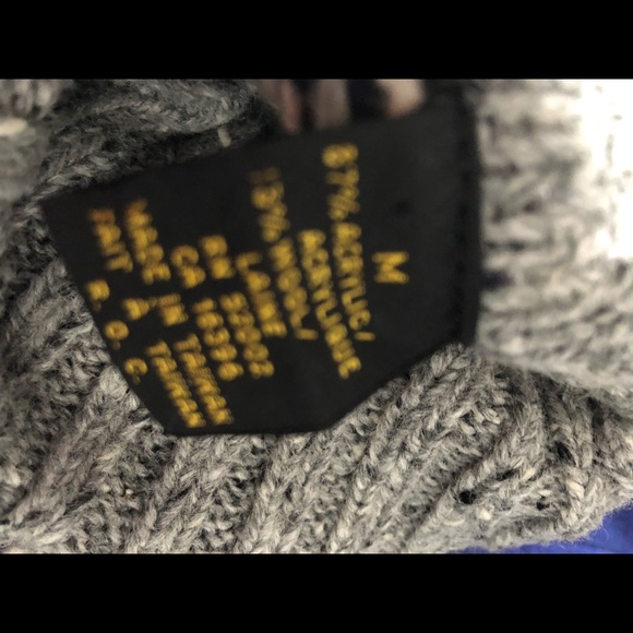 Turtleneck Patterned Sweater - Picture 10 of 10